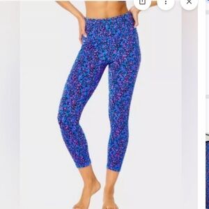 Lilly Pulitzer Luxletic Midi Leggings Blue Flare Growl and Prowl, LARGE